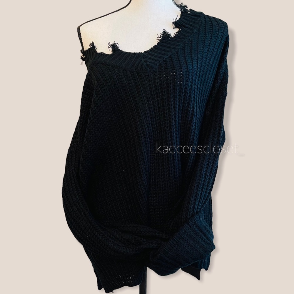 NWT Distressed V-Neck Oversized Sweater - Picture 2 of 4